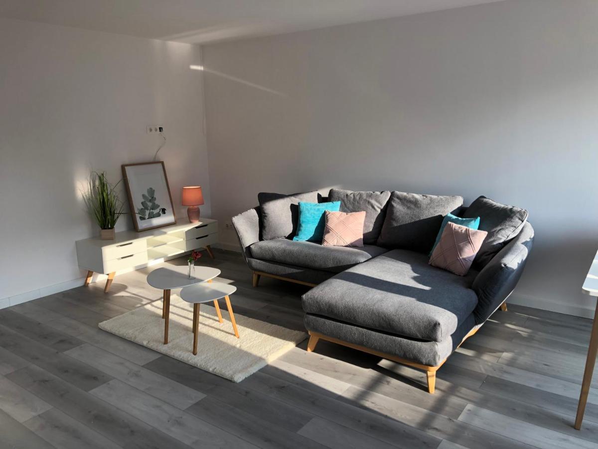 Szeged Gyoengye Delux Apartment Bagian luar foto