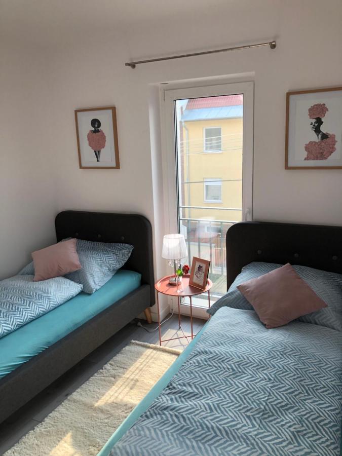 Szeged Gyoengye Delux Apartment Bagian luar foto