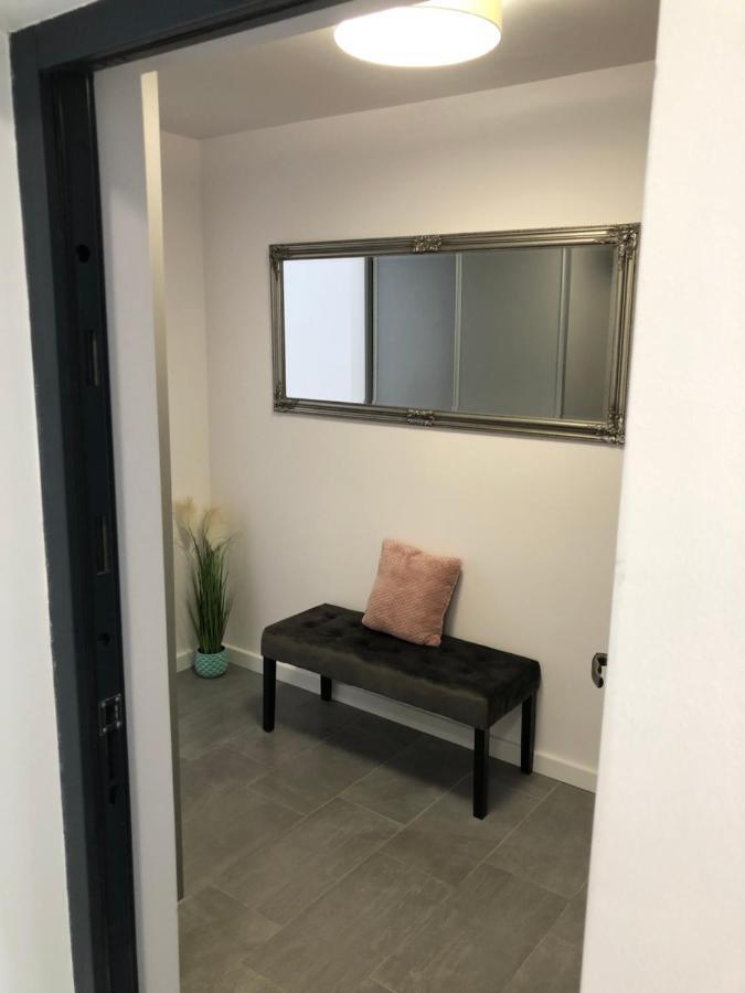 Szeged Gyoengye Delux Apartment Bagian luar foto